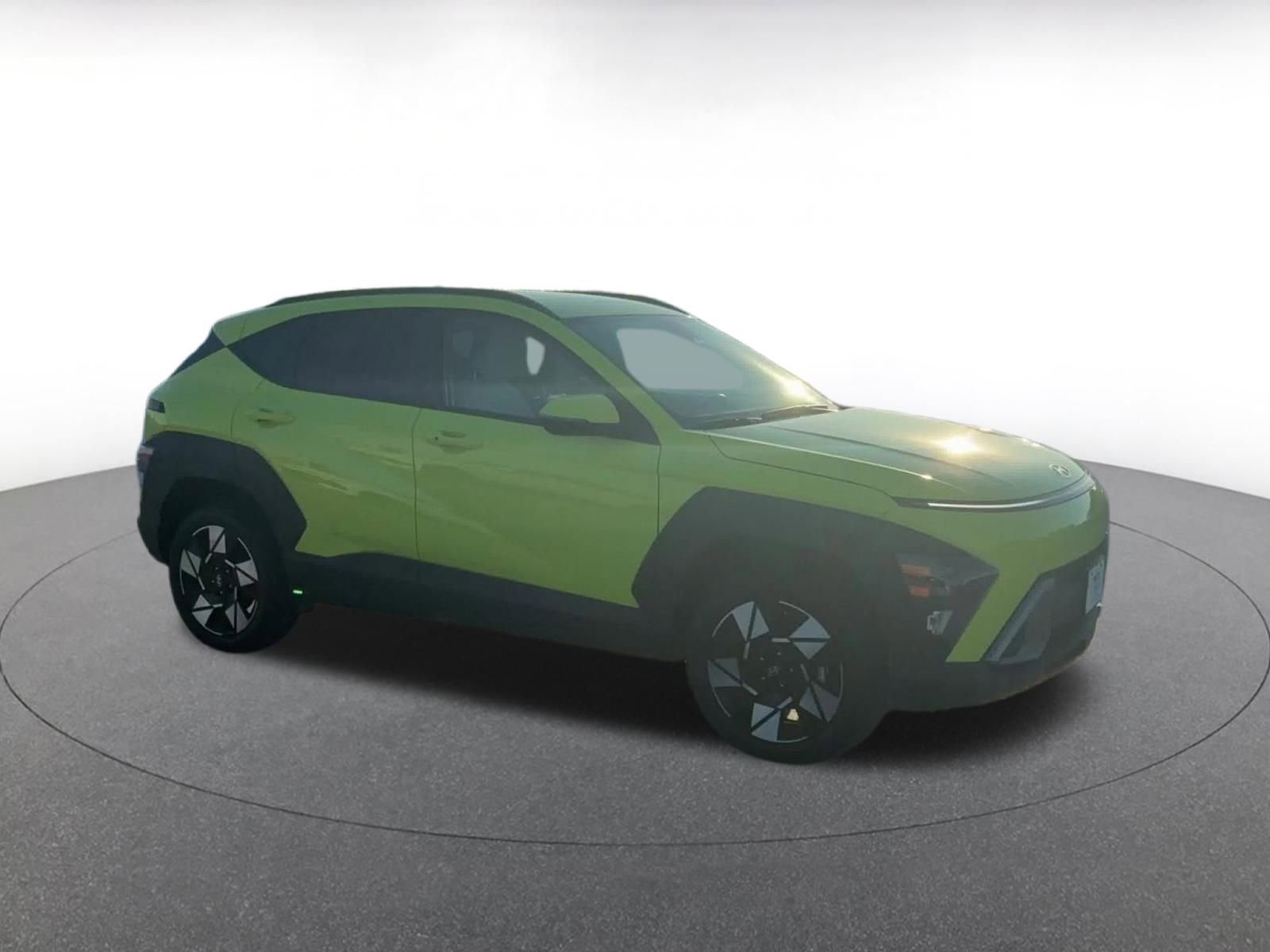 Used 2025 Hyundai Kona SEL image 2