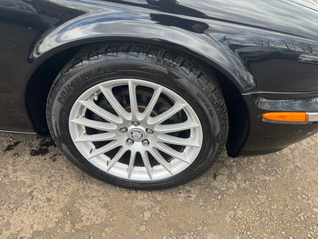 Used 2006 Jaguar XJ8 image 15