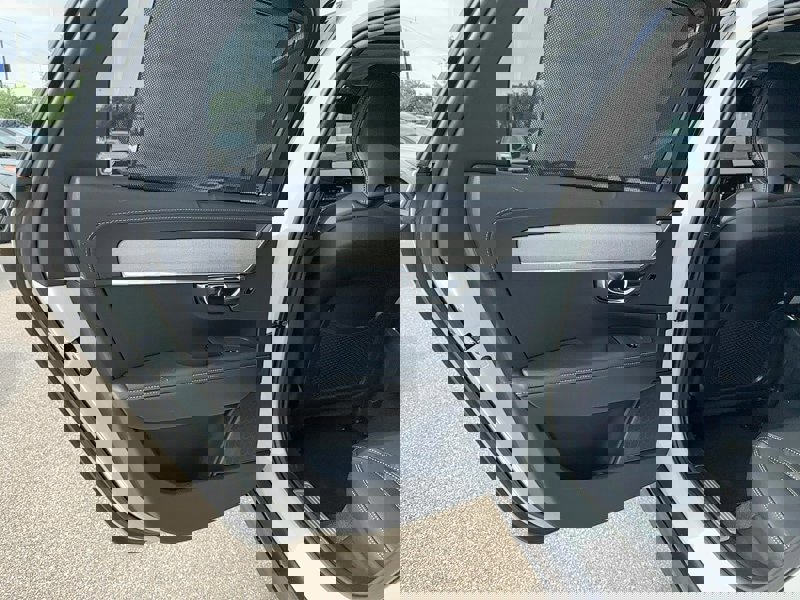New 2025 Volvo V90 B6 Cross Country Ultra w/ Protection Package Premier image 15