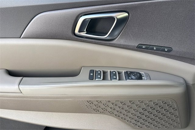 New 2026 Kia Carnival EX image 12