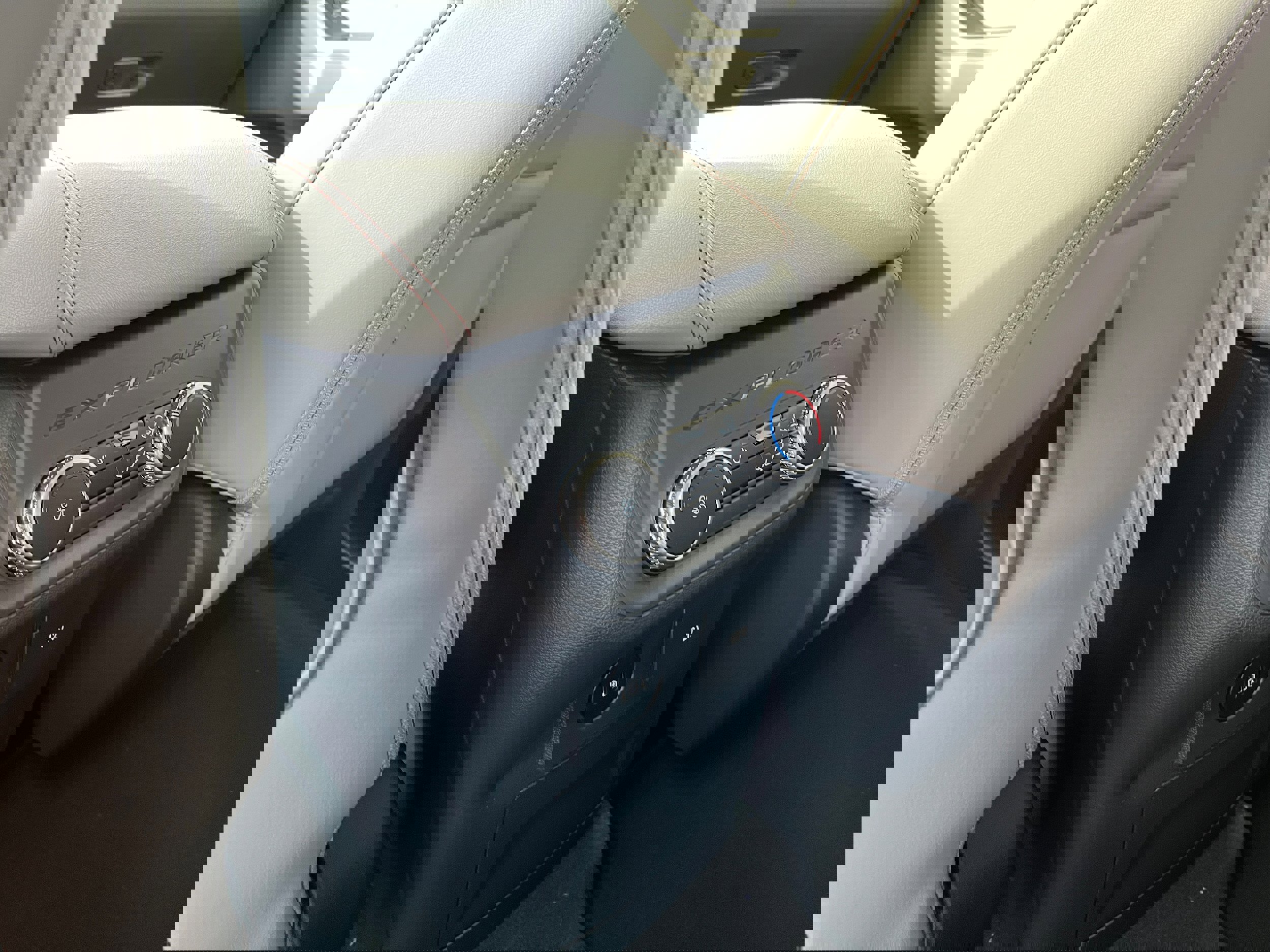 New 2026 Ford Explorer Active w/ Active Comfort Package image 11