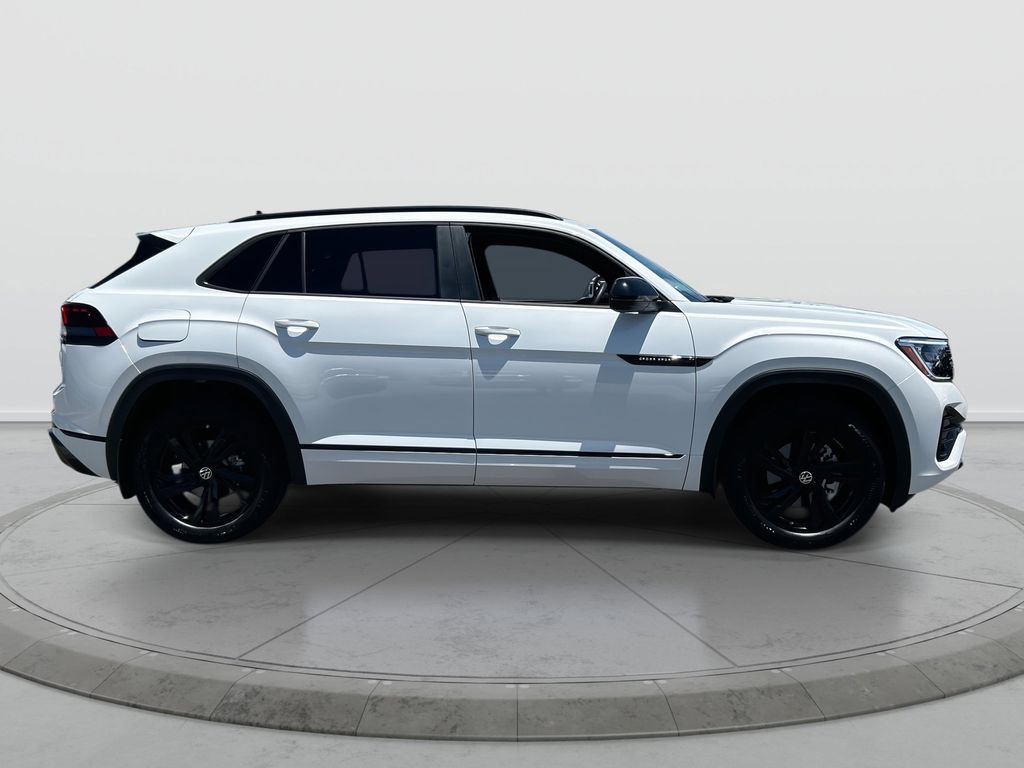 Used 2026 Volkswagen Atlas Cross Sport SEL R-Line AWD/4WD image 9