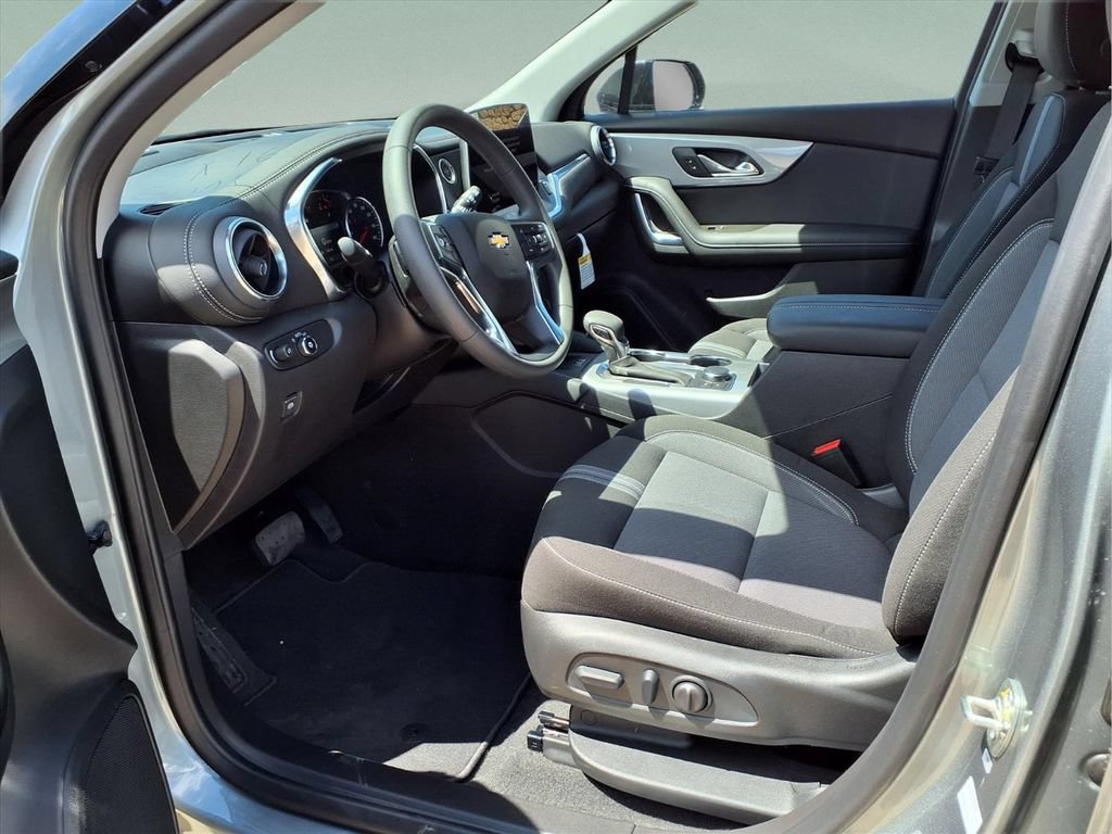 New 2026 Chevrolet Blazer LT w/ Convenience Package FWD image 19