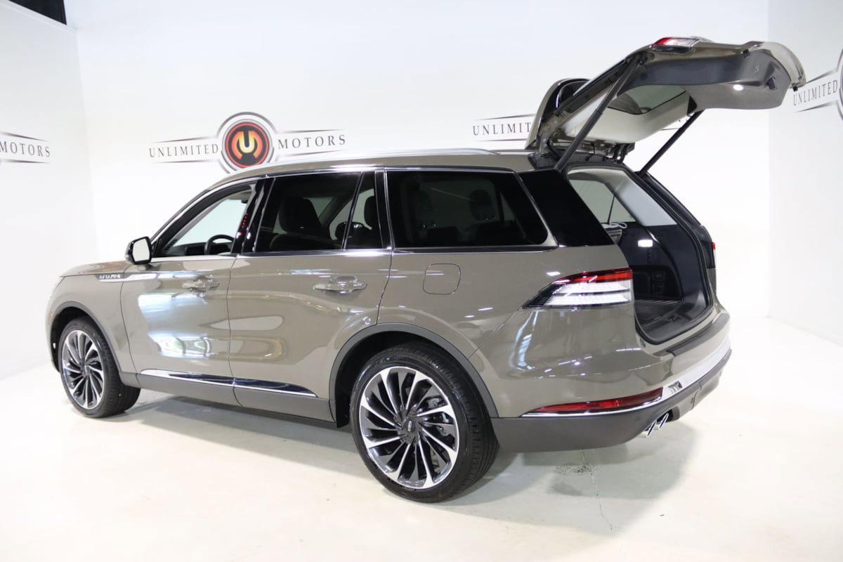 Used 2025 Lincoln Aviator Reserve w/ Equipment Group 201A AWD/4WD image 27