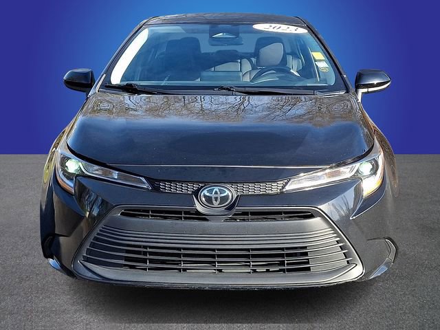 Used 2023 Toyota Corolla LE image 2
