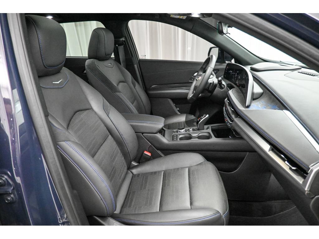 Used 2024 Cadillac XT4 Sport image 16