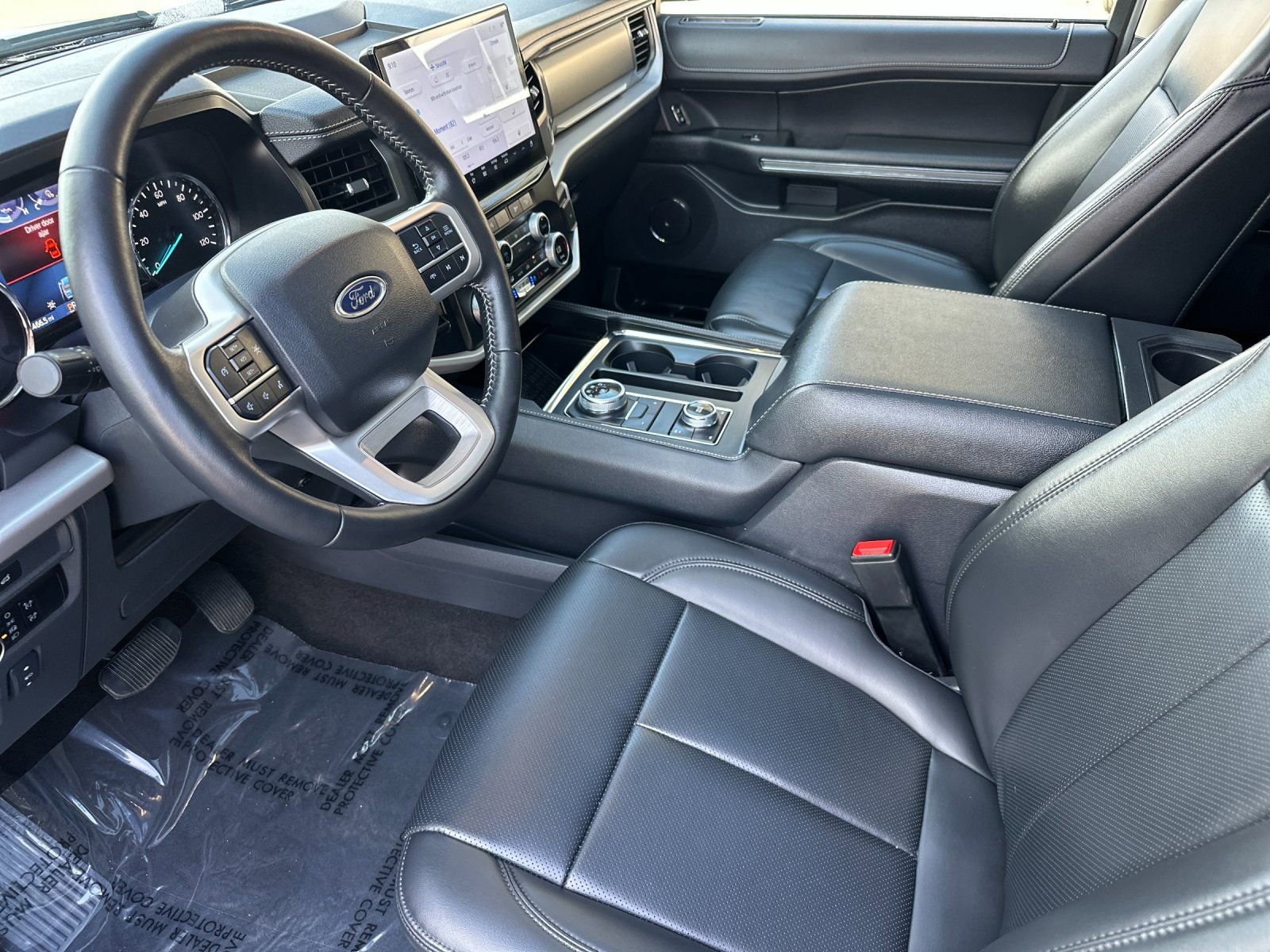 Used 2024 Ford Expedition XLT image 11