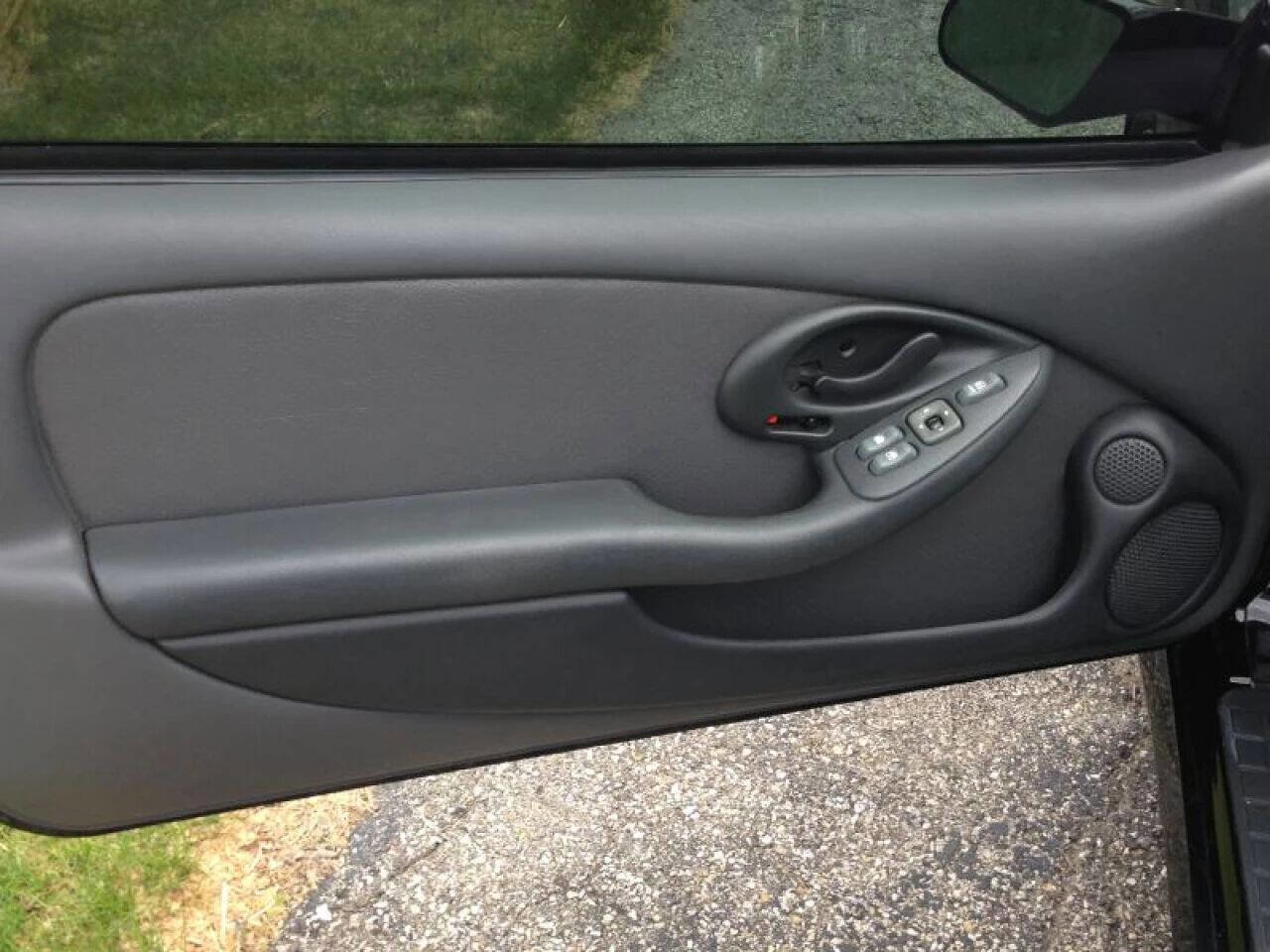 Used 1998 Pontiac Firebird Formula image 23