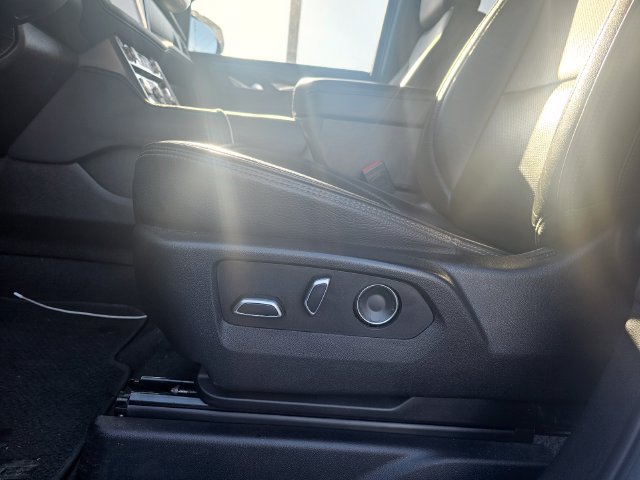 Used 2024 GMC Yukon Denali RWD image 21