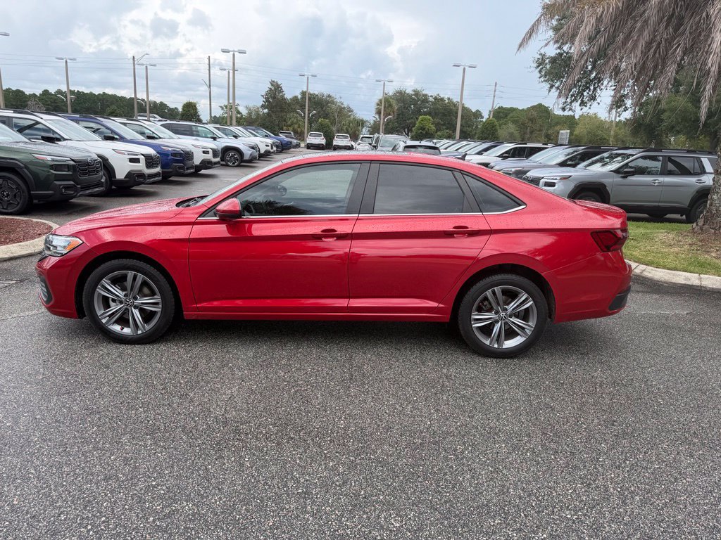 Used 2023 Volkswagen Jetta SE FWD image 9