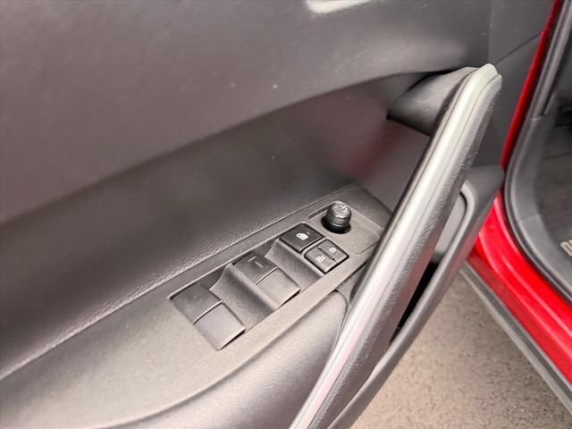 Used 2022 Toyota Corolla Cross LE w/ Moonroof Package AWD/4WD image 10
