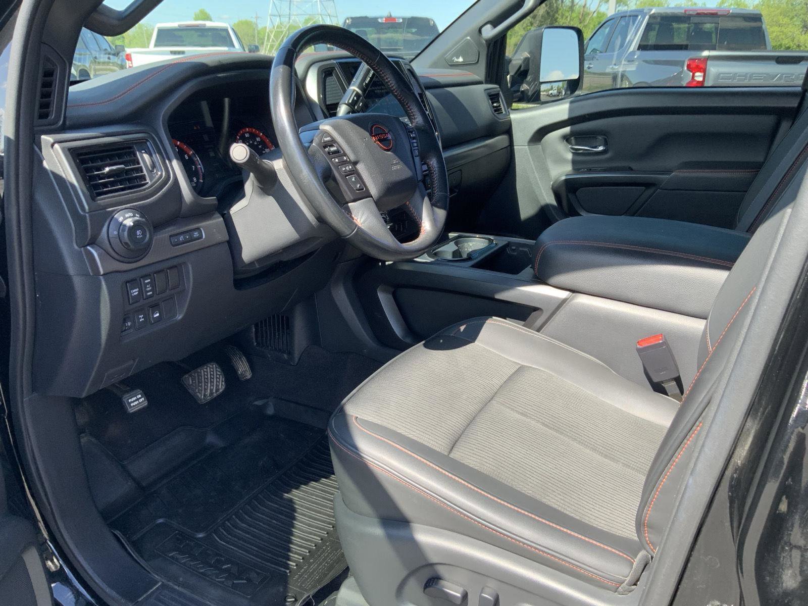 Used 2023 Nissan Titan PRO-4X AWD/4WD image 28