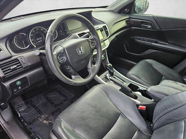Used 2015 Honda Accord Touring image 10
