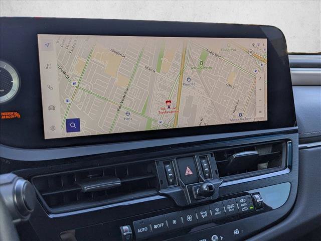 Used 2023 Lexus ES 300h F Sport image 15