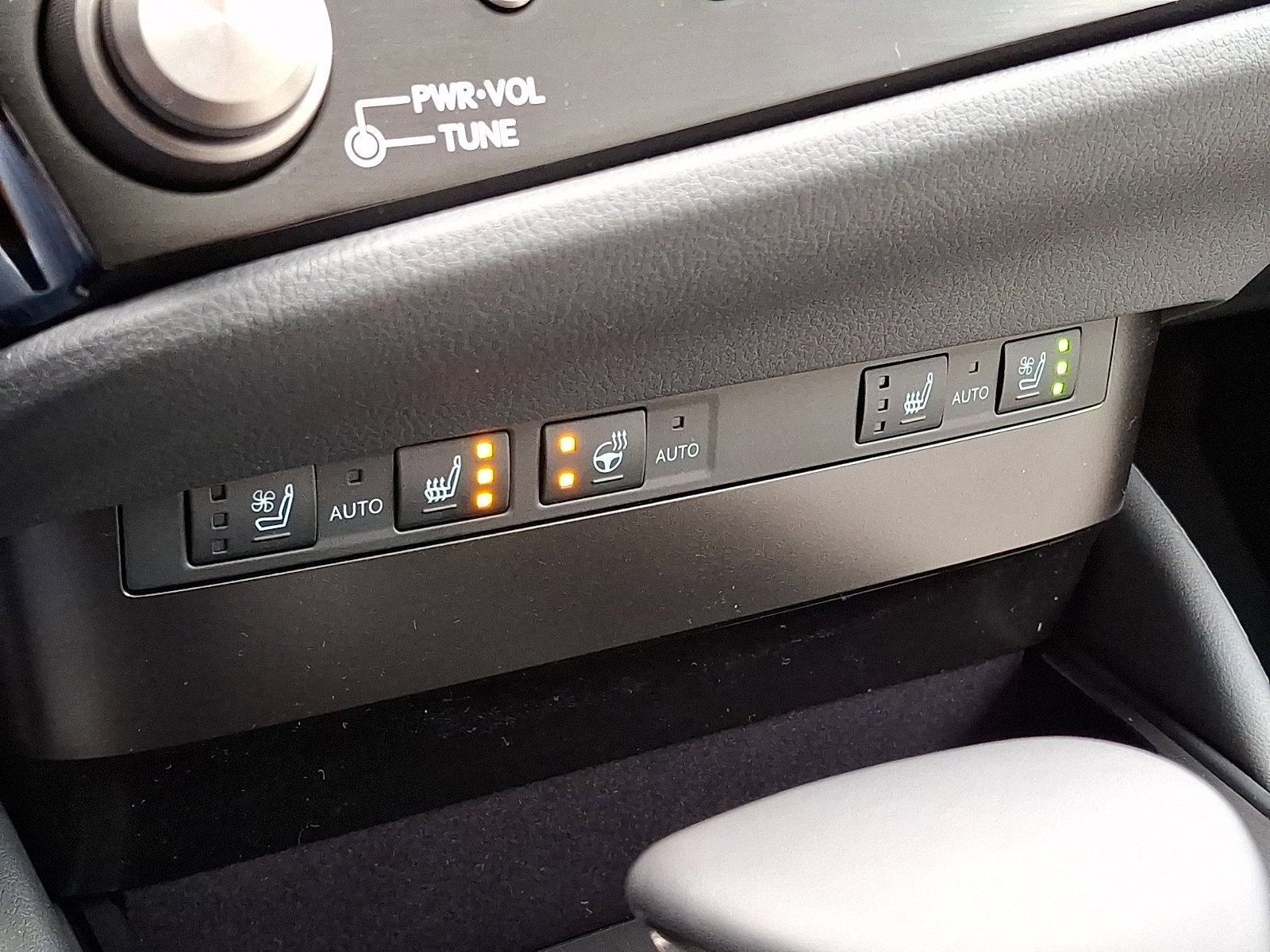 New 2025 Lexus ES 350 Premium image 17