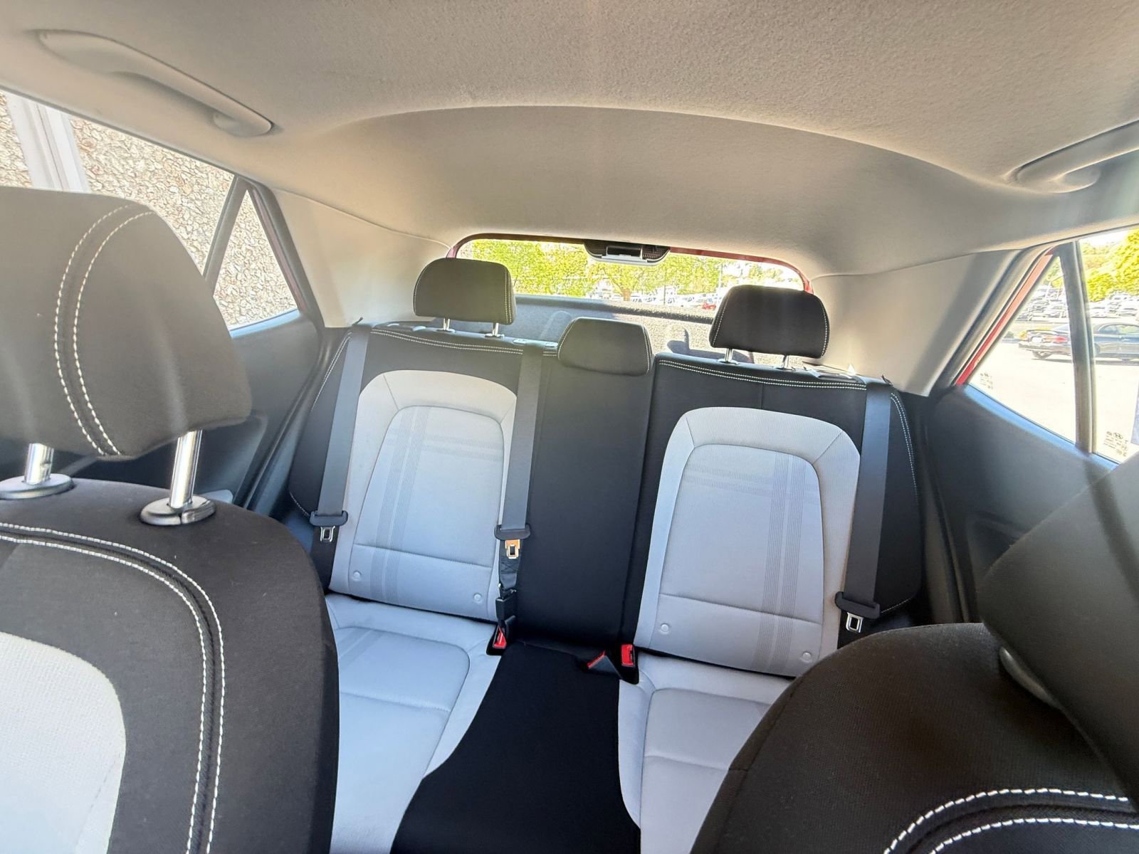 Used 2025 Hyundai Venue SEL image 40