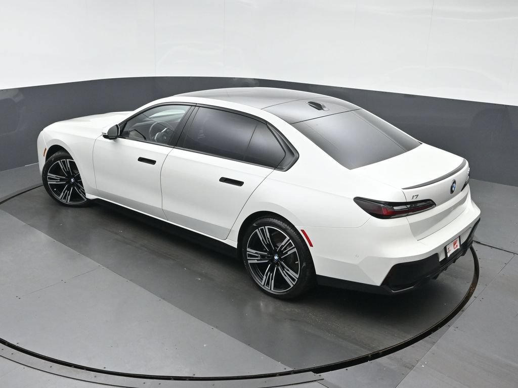 Used 2023 BMW i7 xDrive60 AWD/4WD image 36