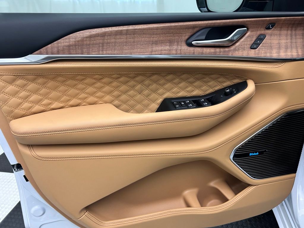 New 2026 Jeep Grand Cherokee L Summit image 9