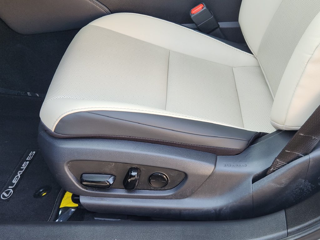 Certified 2025 Lexus ES 350 w/ Premium Package FWD image 23