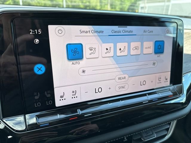 New 2025 Volkswagen Atlas SEL Premium R-Line image 24