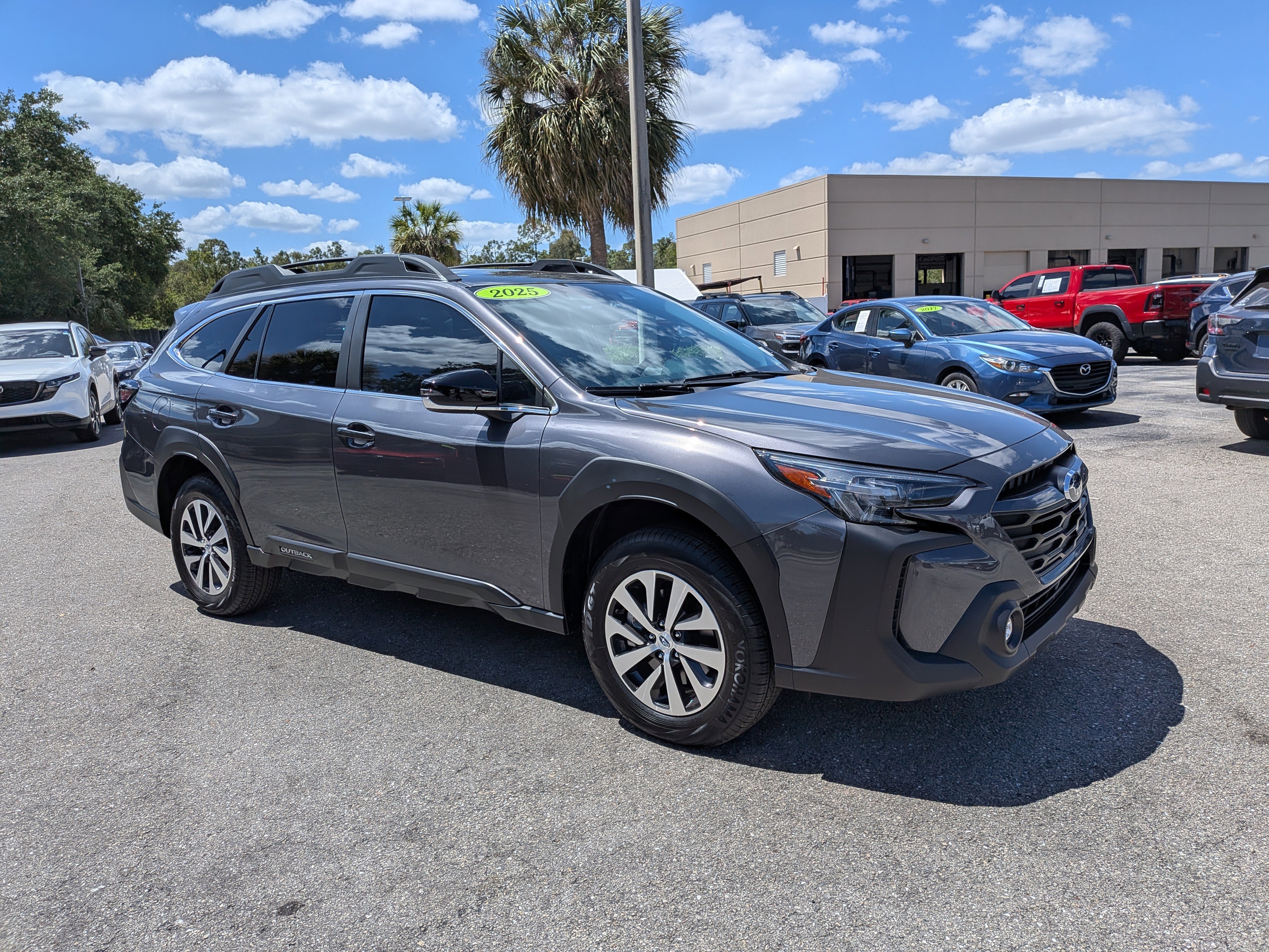 Used 2025 Subaru Outback Premium image 1