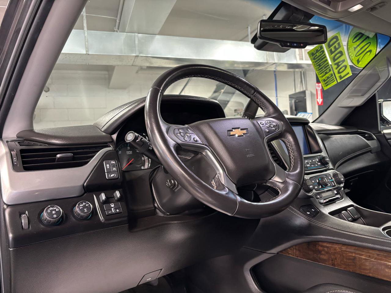 Used 2016 Chevrolet Suburban LT image 24