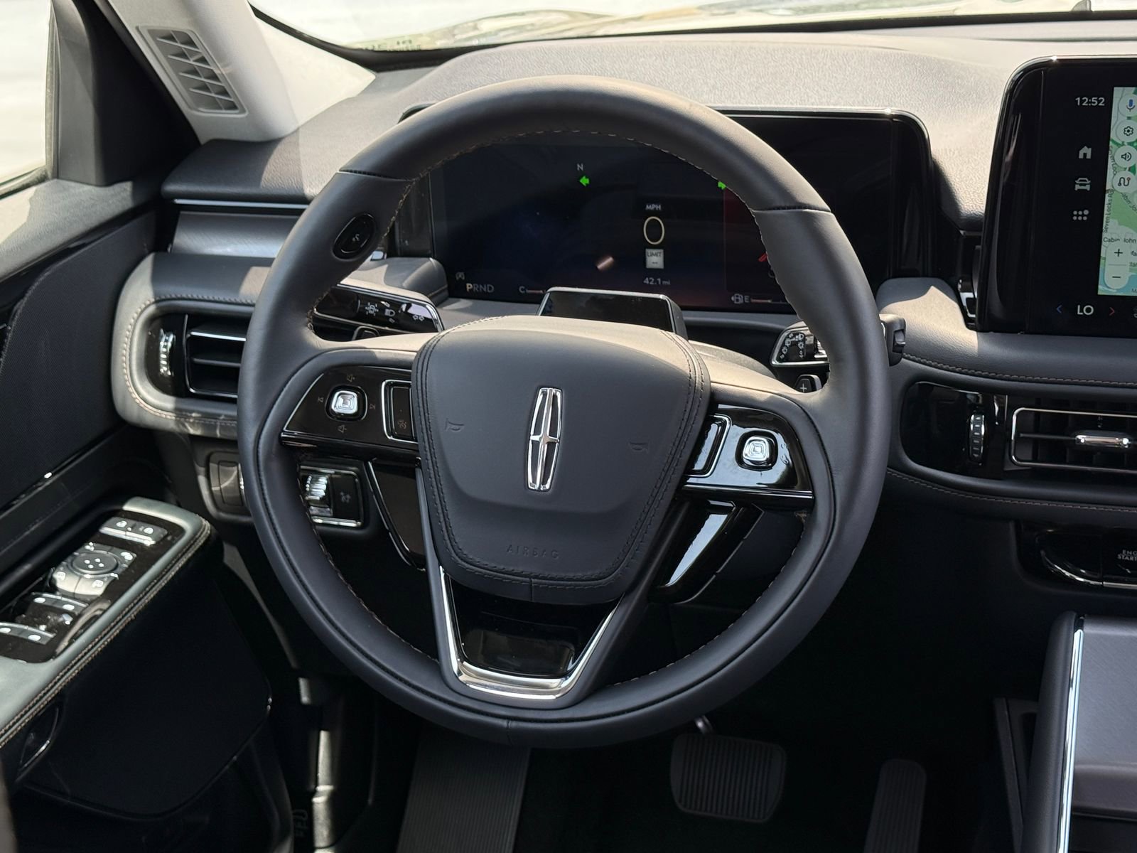 New 2026 Lincoln Aviator AWD image 23