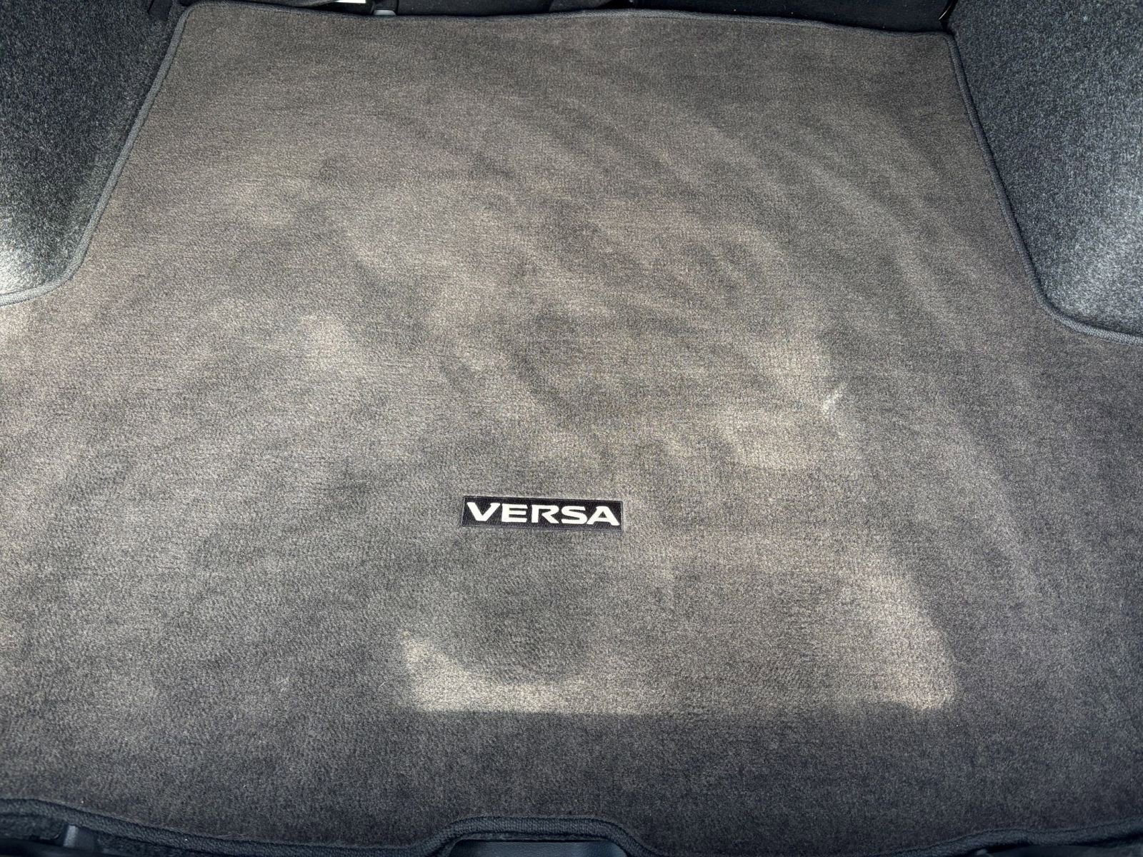 Used 2025 Nissan Versa SV image 29