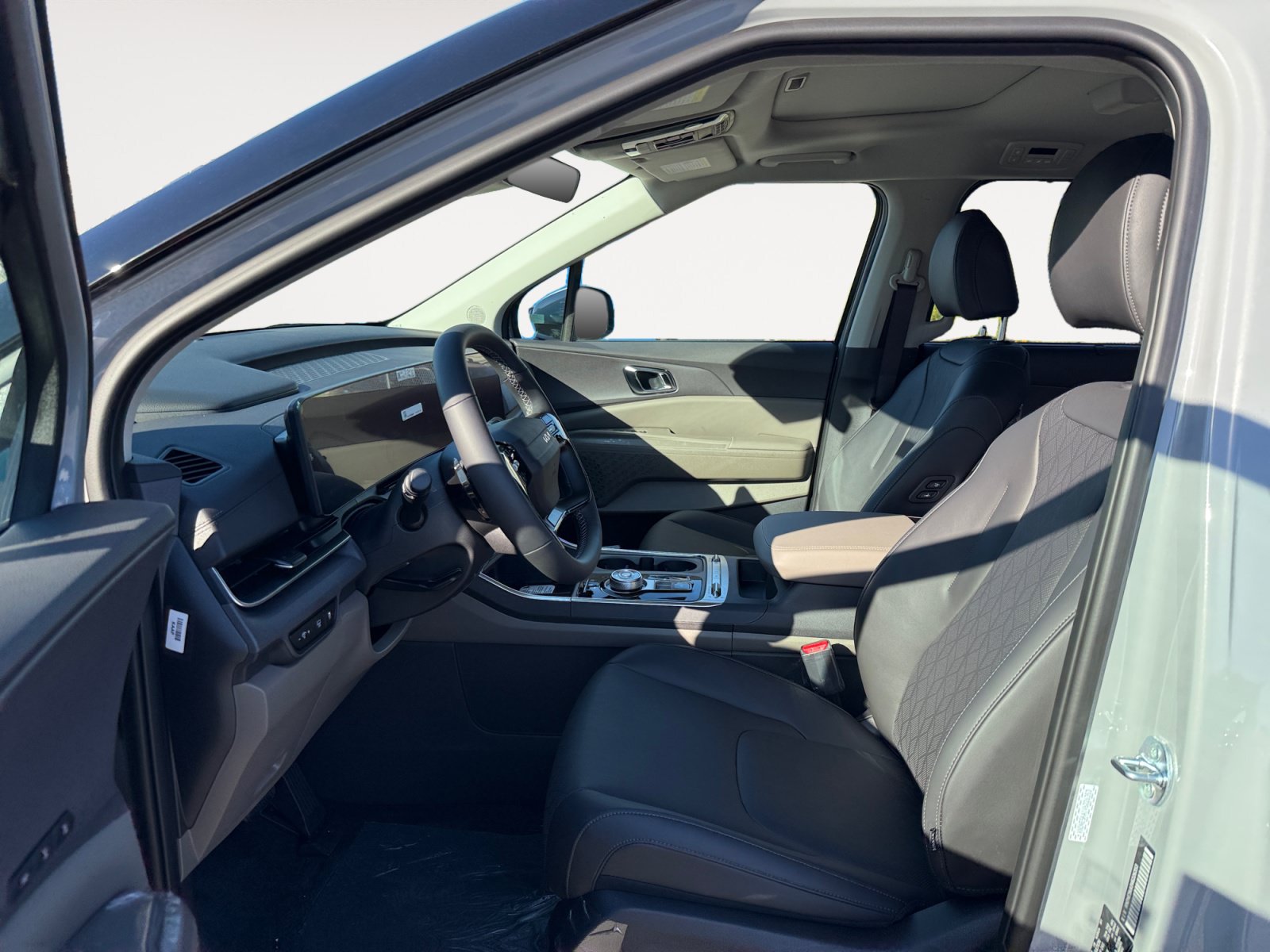 New 2027 Kia Carnival SX FWD image 10