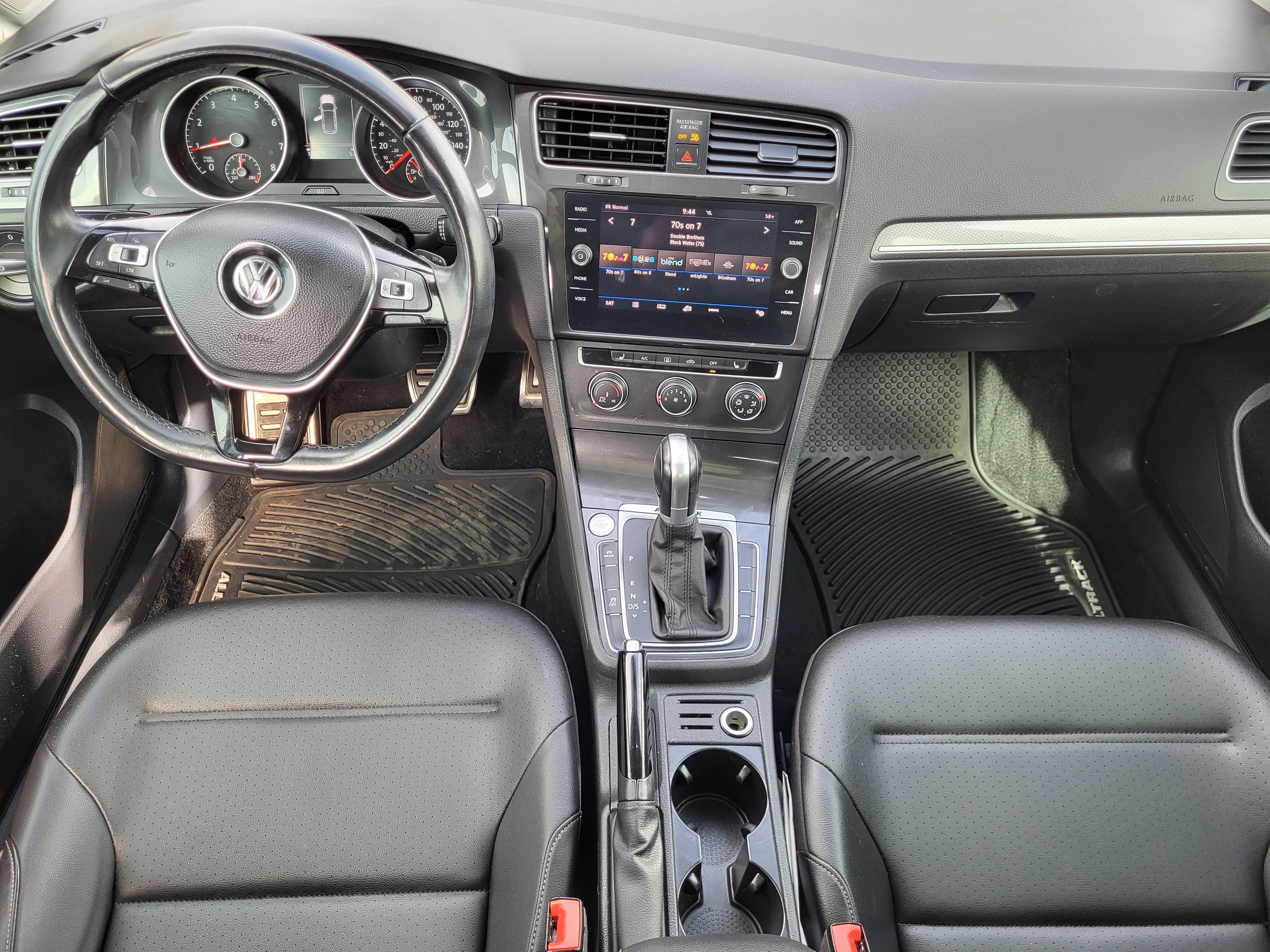 Used 2018 Volkswagen Golf Alltrack S image 9