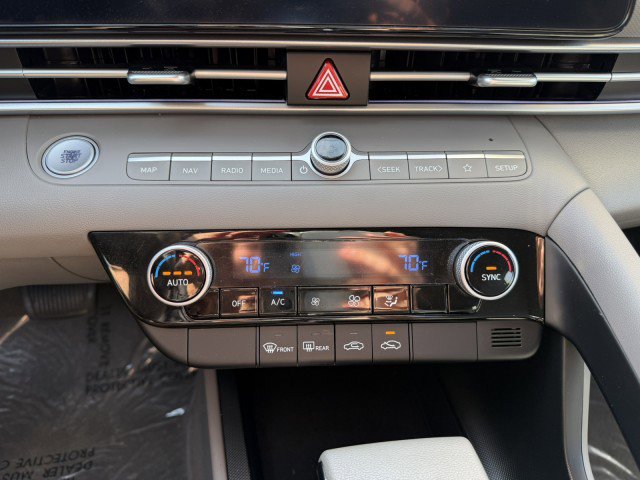 Used 2024 Hyundai Elantra SEL FWD image 20