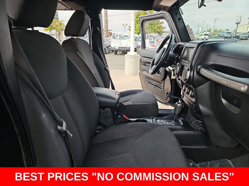 Used 2016 Jeep Wrangler Unlimited Sport w/ Connectivity Group AWD/4WD image 10