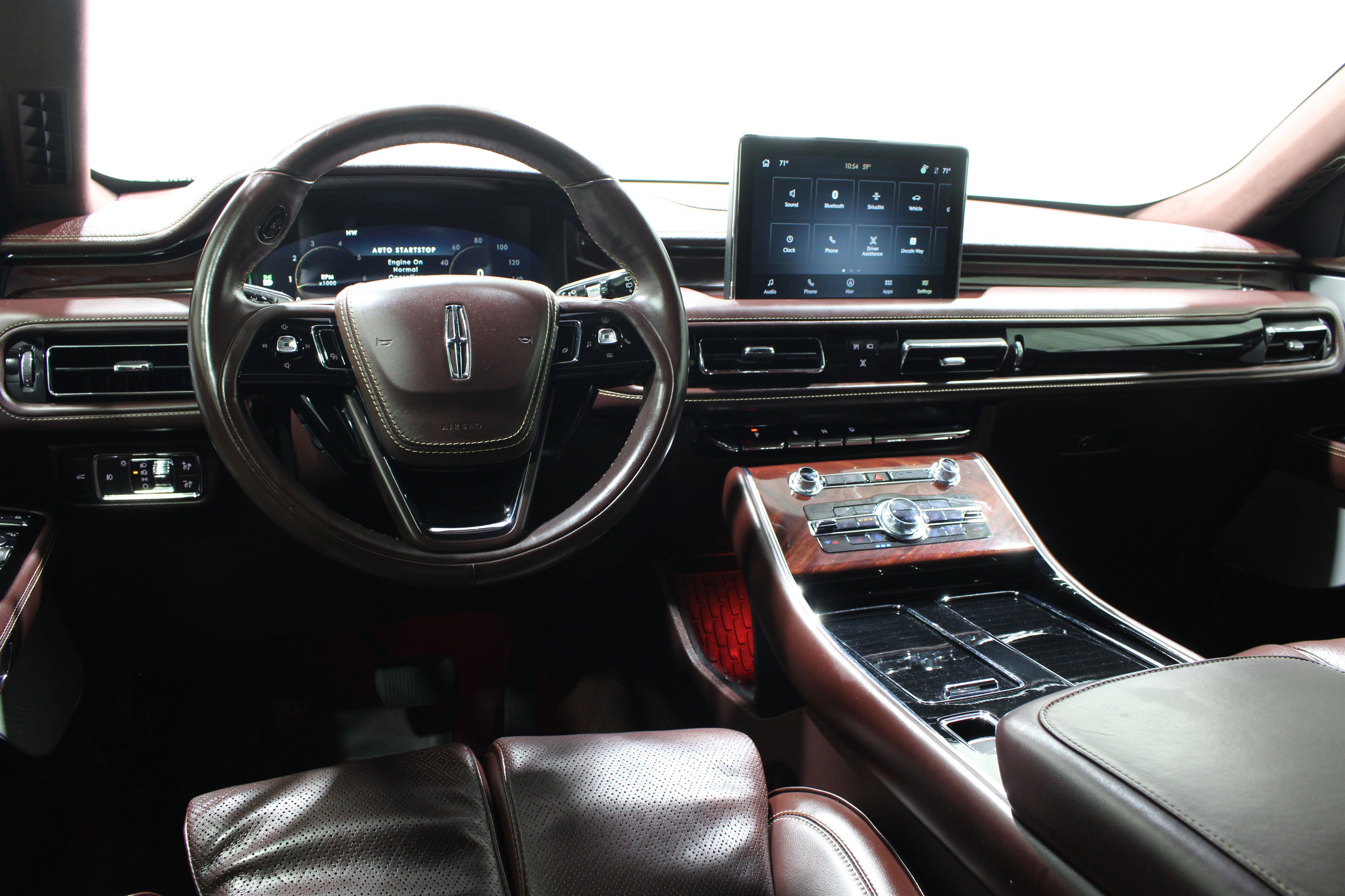 Used 2021 Lincoln Aviator Black Label w/ Class IV Trailer Tow Package image 2