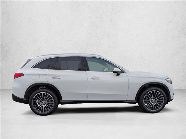Used 2025 Mercedes-Benz GLC 300 image 4