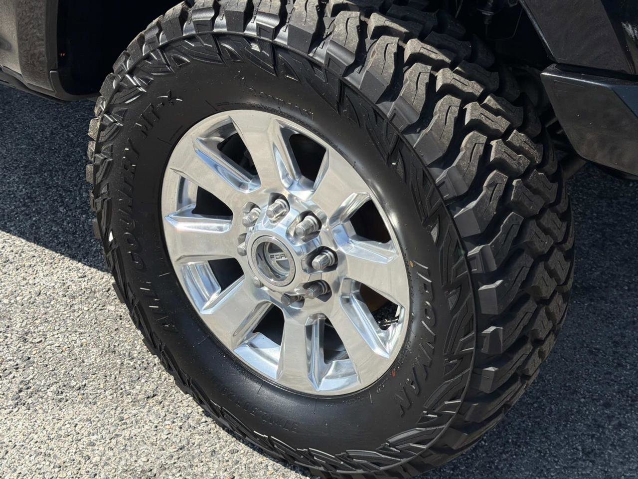 Used 2017 Ford F250 Platinum w/ Platinum Ultimate Package AWD/4WD image 9