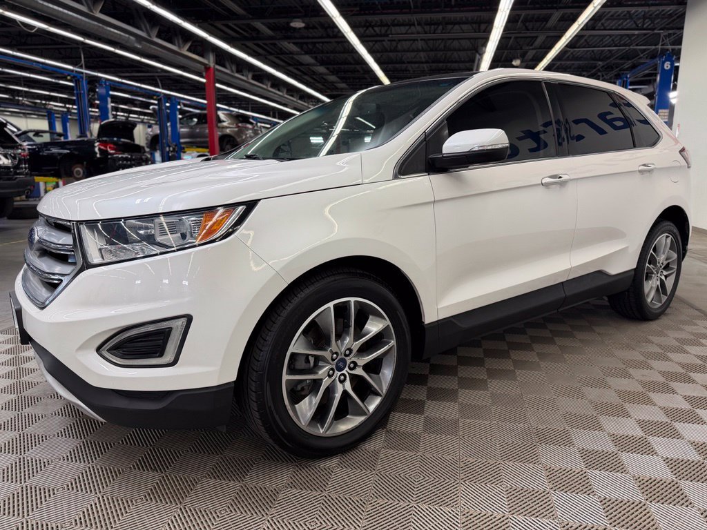 Used 2017 Ford Edge Titanium w/ Equipment Group 301A AWD/4WD image 3