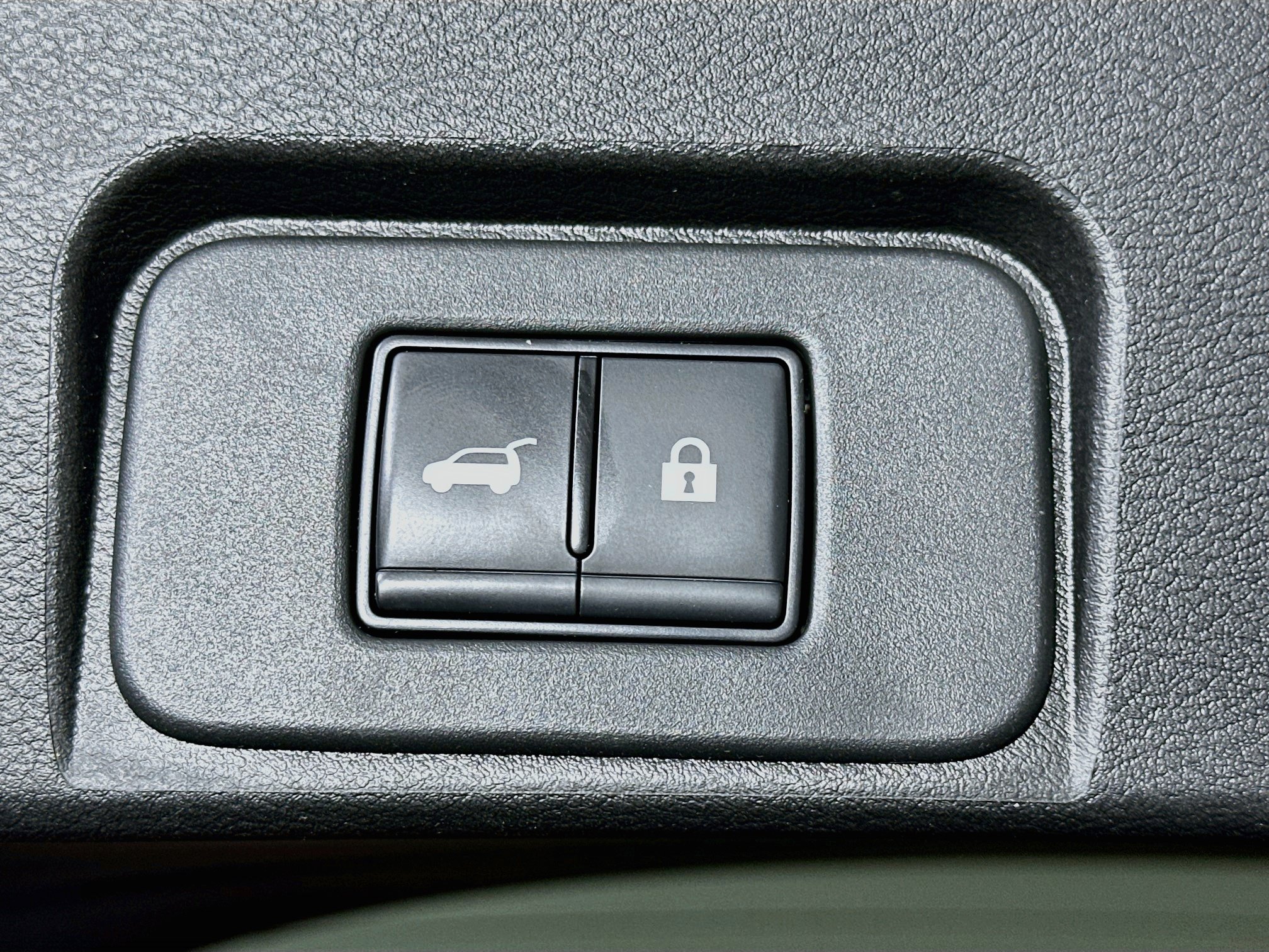 Used 2026 Nissan Rogue SV FWD image 28