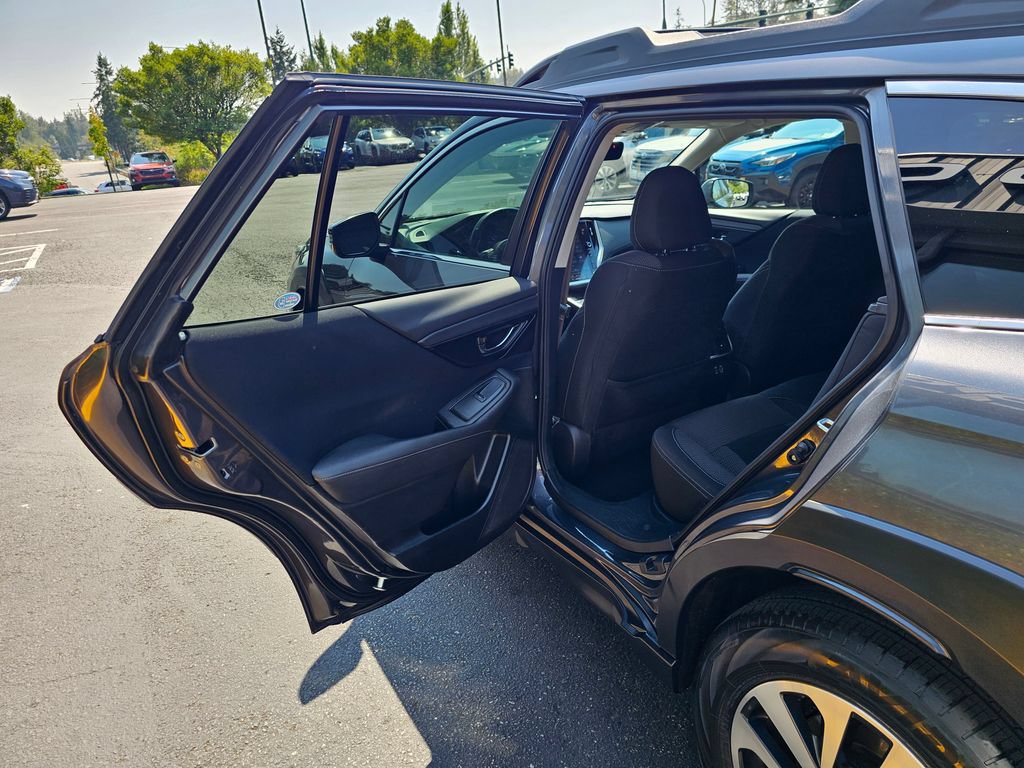 Used 2023 Subaru Outback Premium AWD/4WD image 15