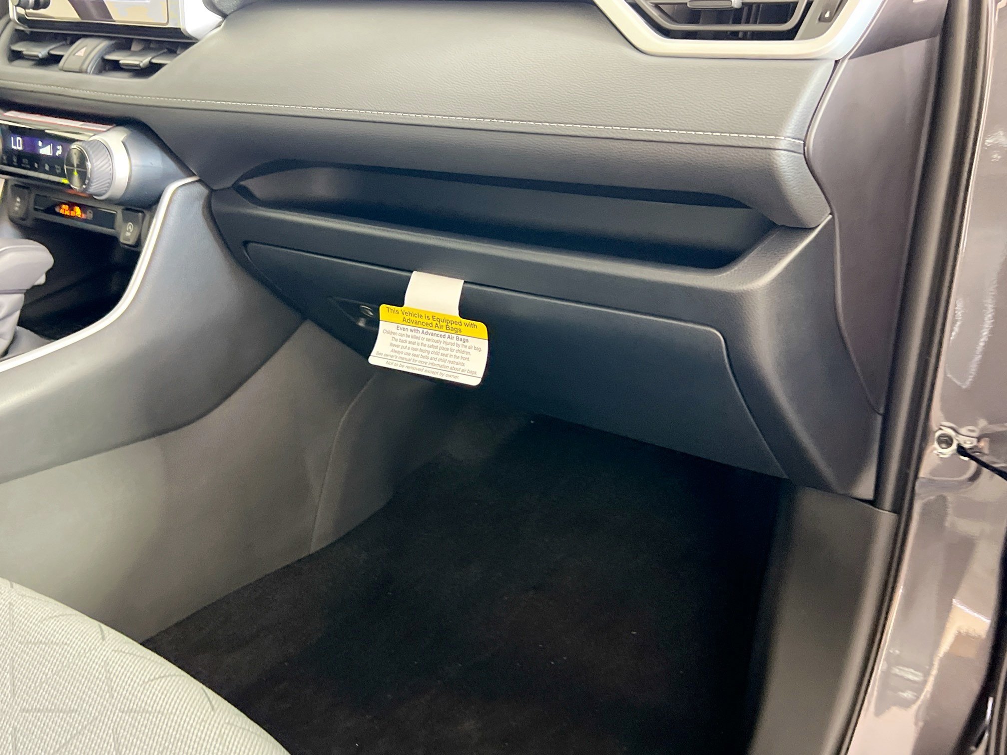 Used 2025 Toyota RAV4 XLE w/ Convenience Package FWD image 34