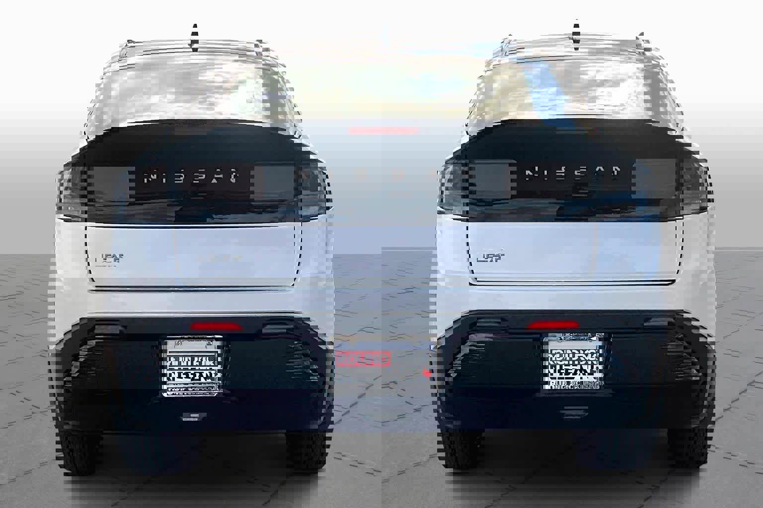 New 2026 Nissan Leaf Platinum+ w/ Cargo Package (Platinum+) image 4