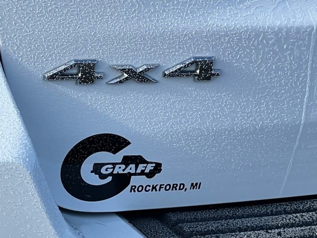 Used 2018 Jeep Grand Cherokee Laredo w/ All-Weather Capability Group image 2