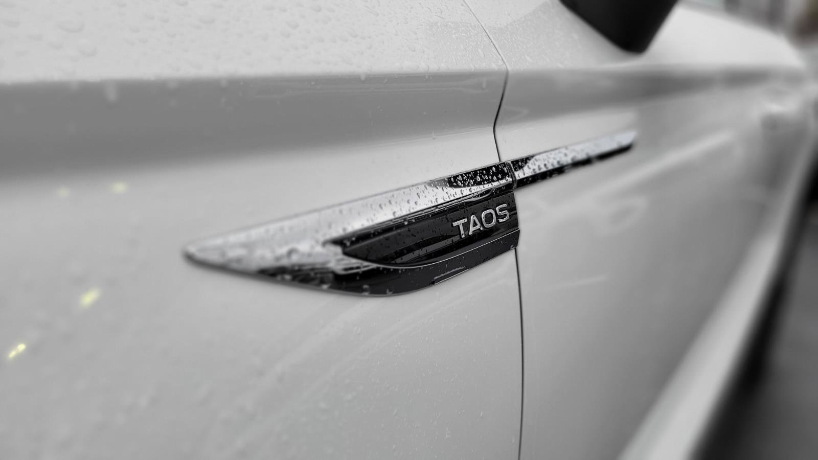 Used 2022 Volkswagen Taos SE w/ Panoramic Sunroof Package image 17