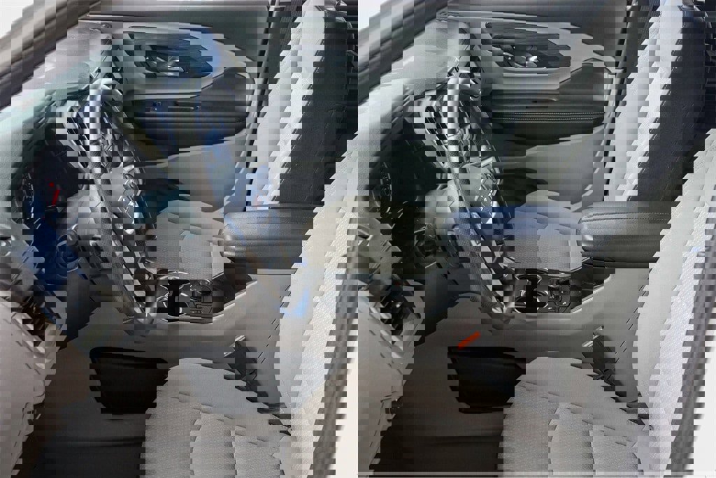 Used 2023 GMC Terrain SLE w/ Driver Convenience Package image 10