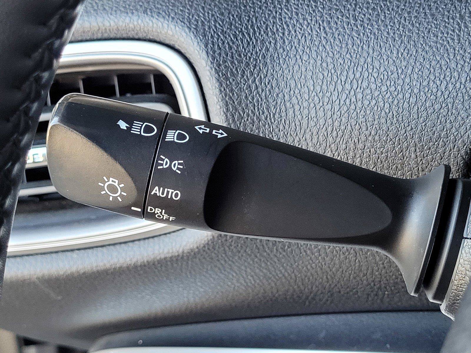 Used 2020 Toyota Prius Prime XLE FWD image 32
