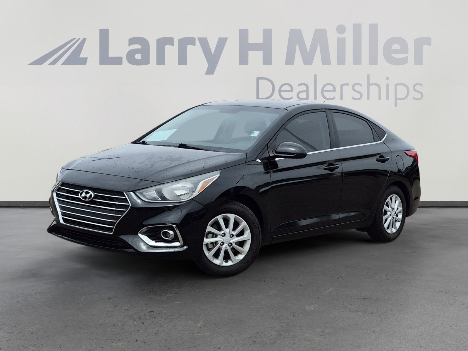 Used 2022 Hyundai Accent SEL w/ Cargo Package FWD image 1