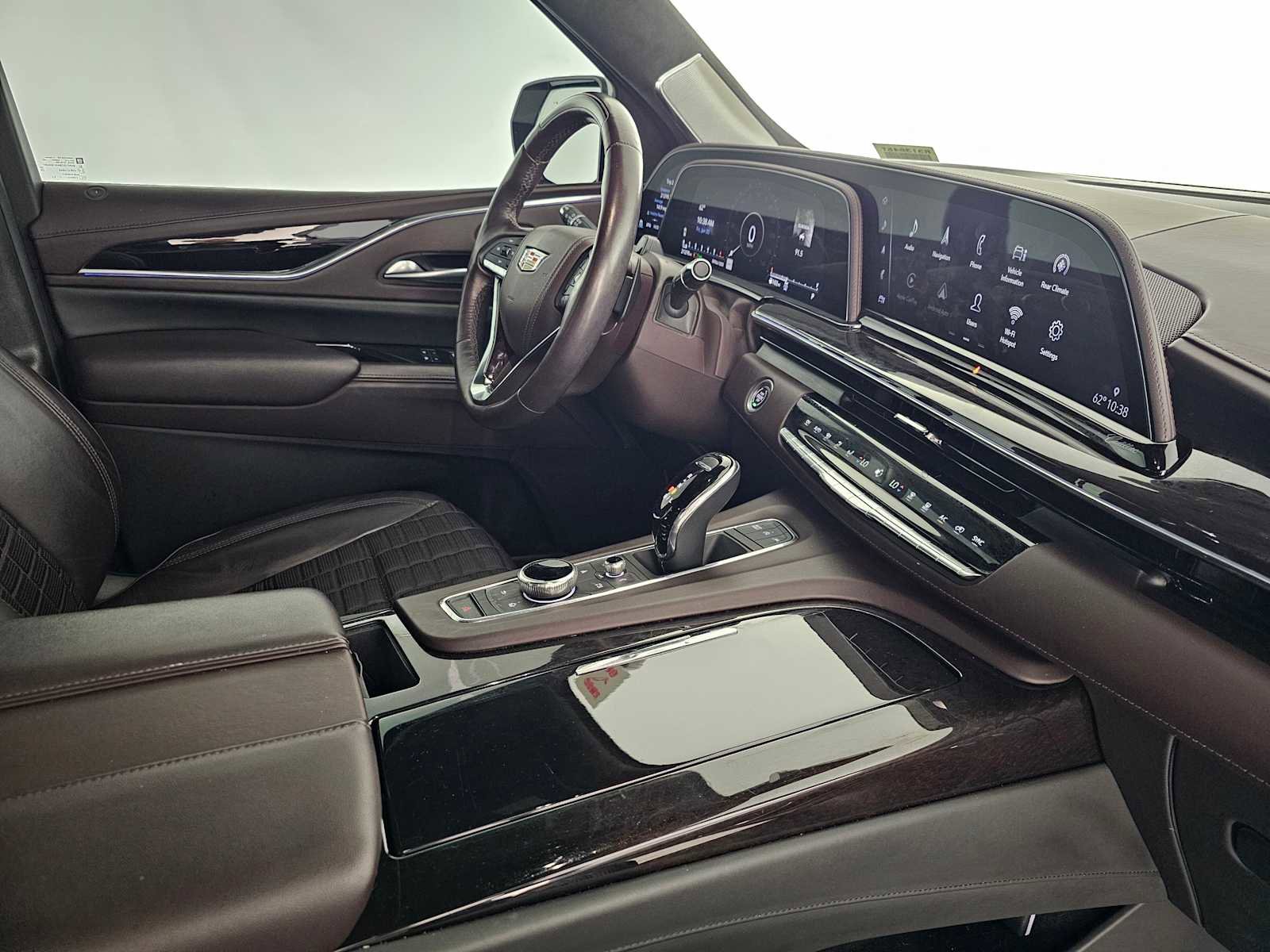 Used 2023 Cadillac Escalade Sport Platinum w/ LPO, ONYX Package image 11