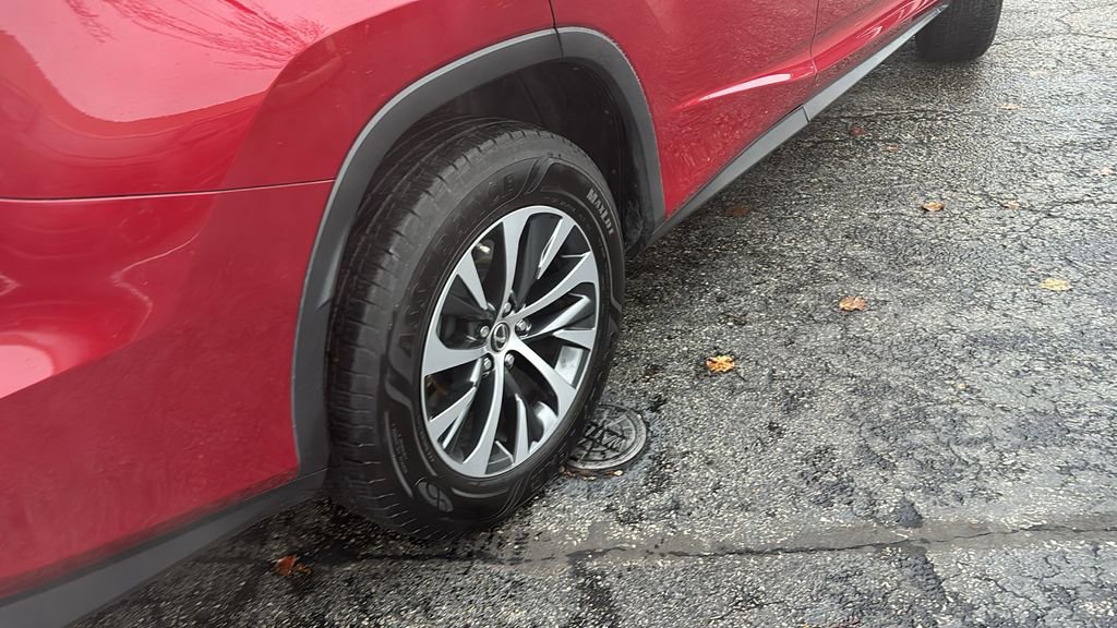 Used 2022 Lexus RX 350L Premium w/ Premium Package image 8