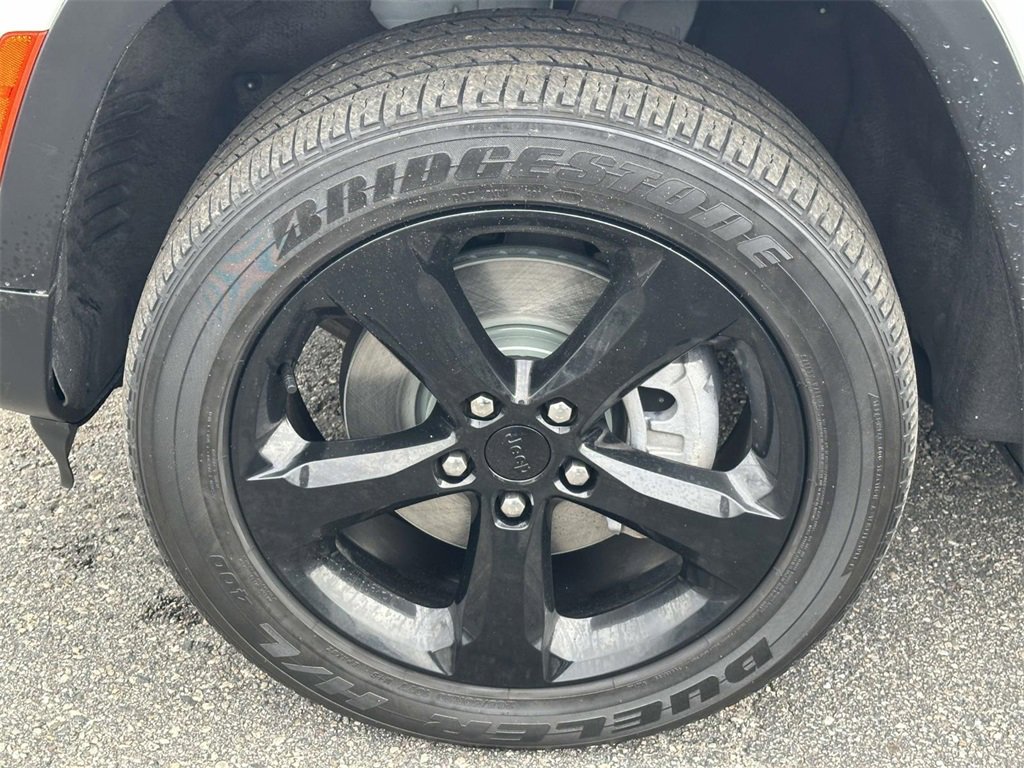 Certified 2023 Jeep Grand Cherokee L Laredo image 9