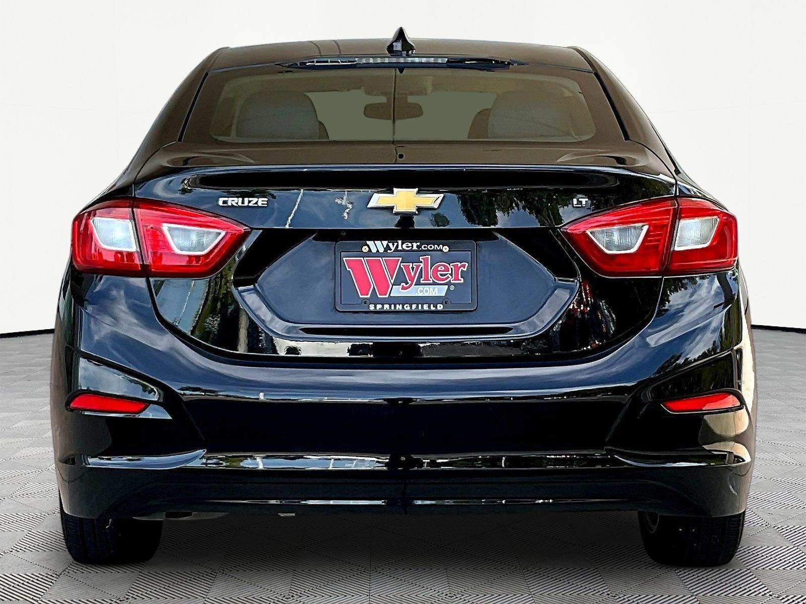 Used 2018 Chevrolet Cruze LT FWD image 5
