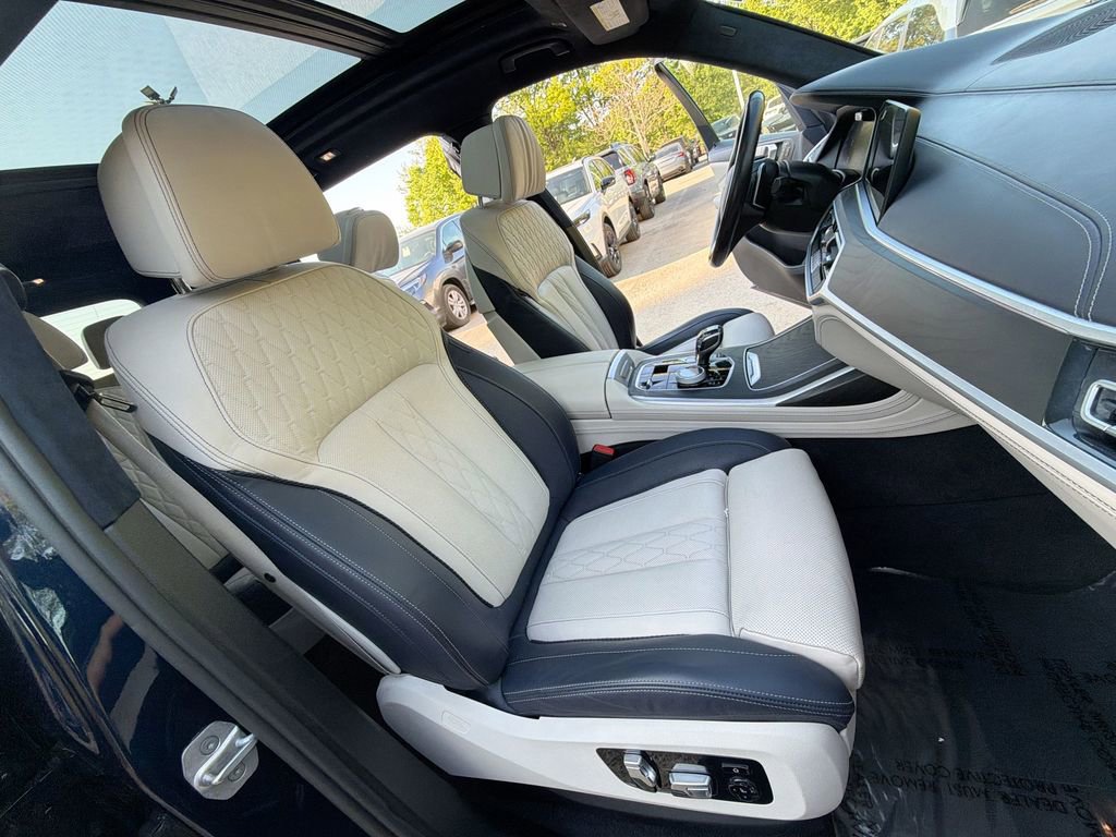 Used 2022 BMW X7 xDrive40i w/ Executive Package AWD/4WD image 27